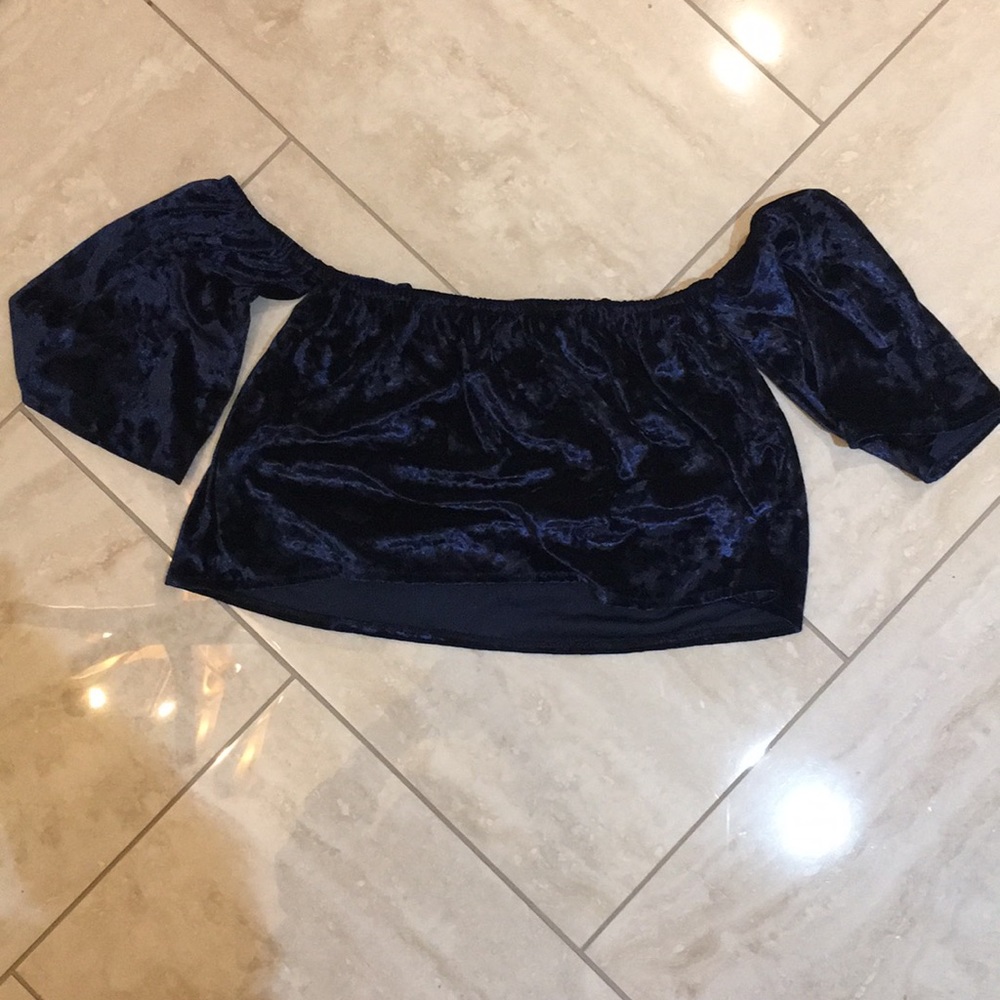 Off the shoulder Crop top